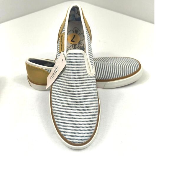 NWT Women's TOMMY BAHAMA Slip-On Shoes Loafer Sneakers US Size 7 - Picture 1 of 13